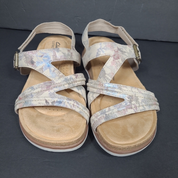 Clark’s Collection Adjustable Sandals Brynn Step SAND FLORAL Women US 9.5W - Picture 4 of 11